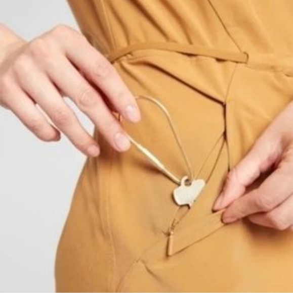 ATHLETA Marlow Romper In Tuscan Gold. Size Large. NWT - Picture 3 of 11